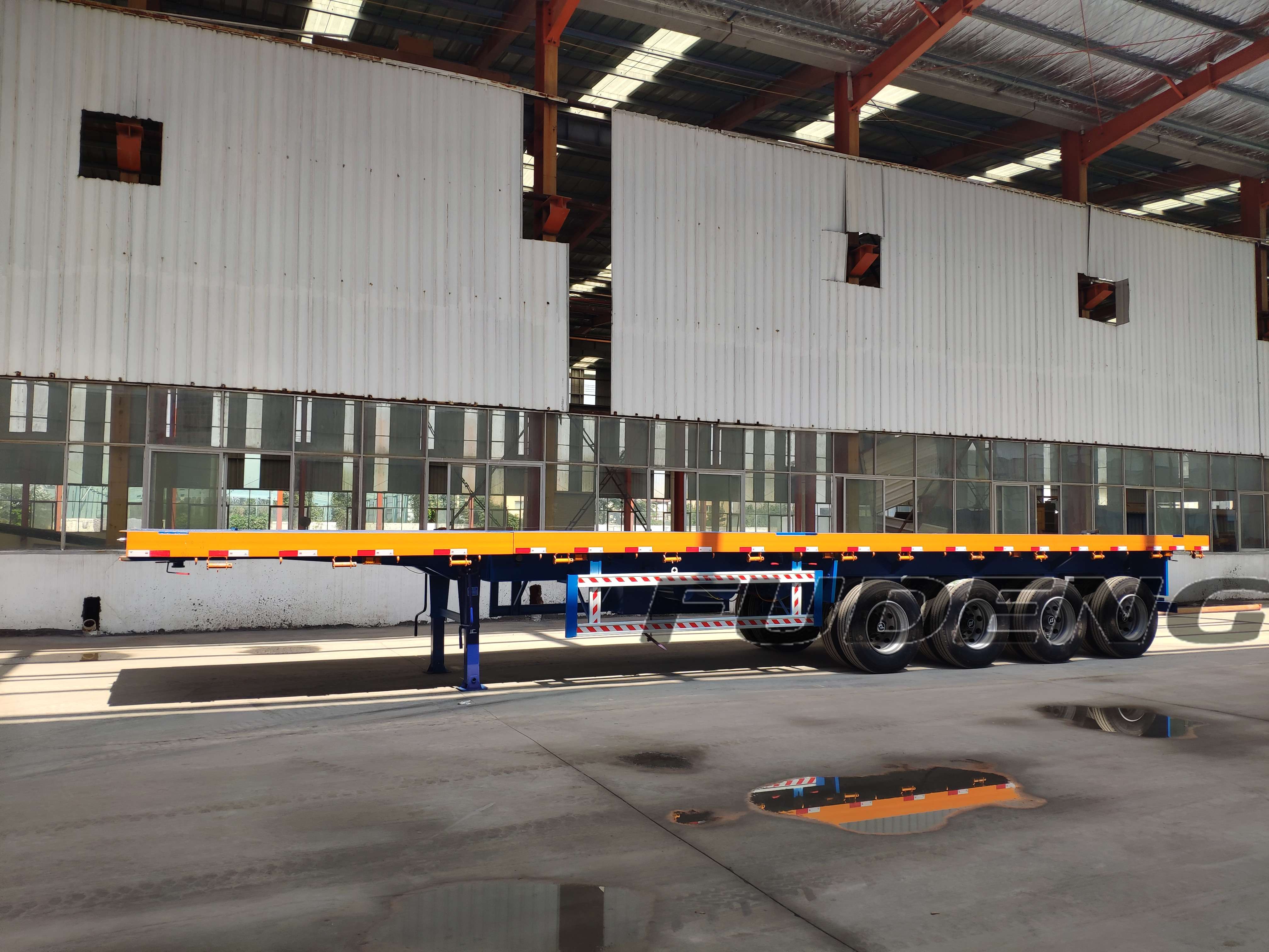 Cool! Customer received their extendable flatbed trailers and start using already!
